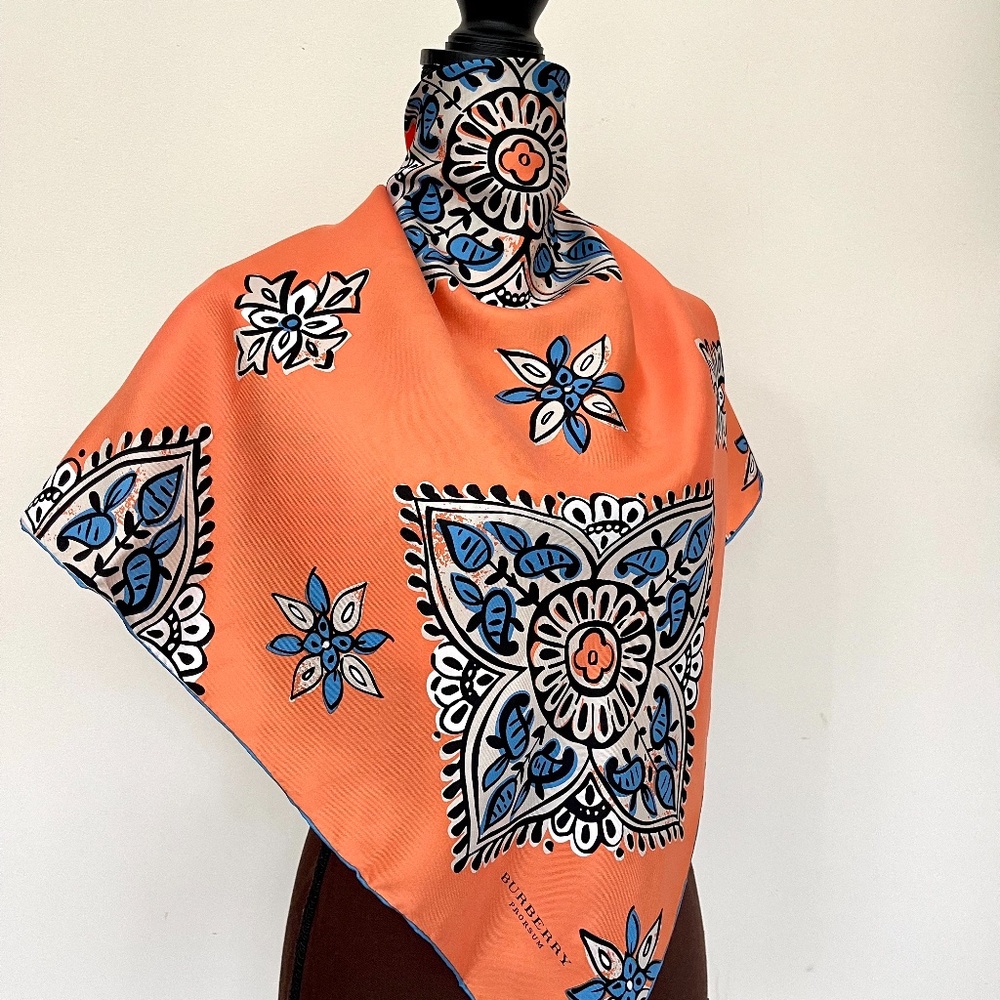 NWT Burberry Scarf Lucky Alhambra Flower Peach Turquoise Silk Wrap - Picture 3 of 16